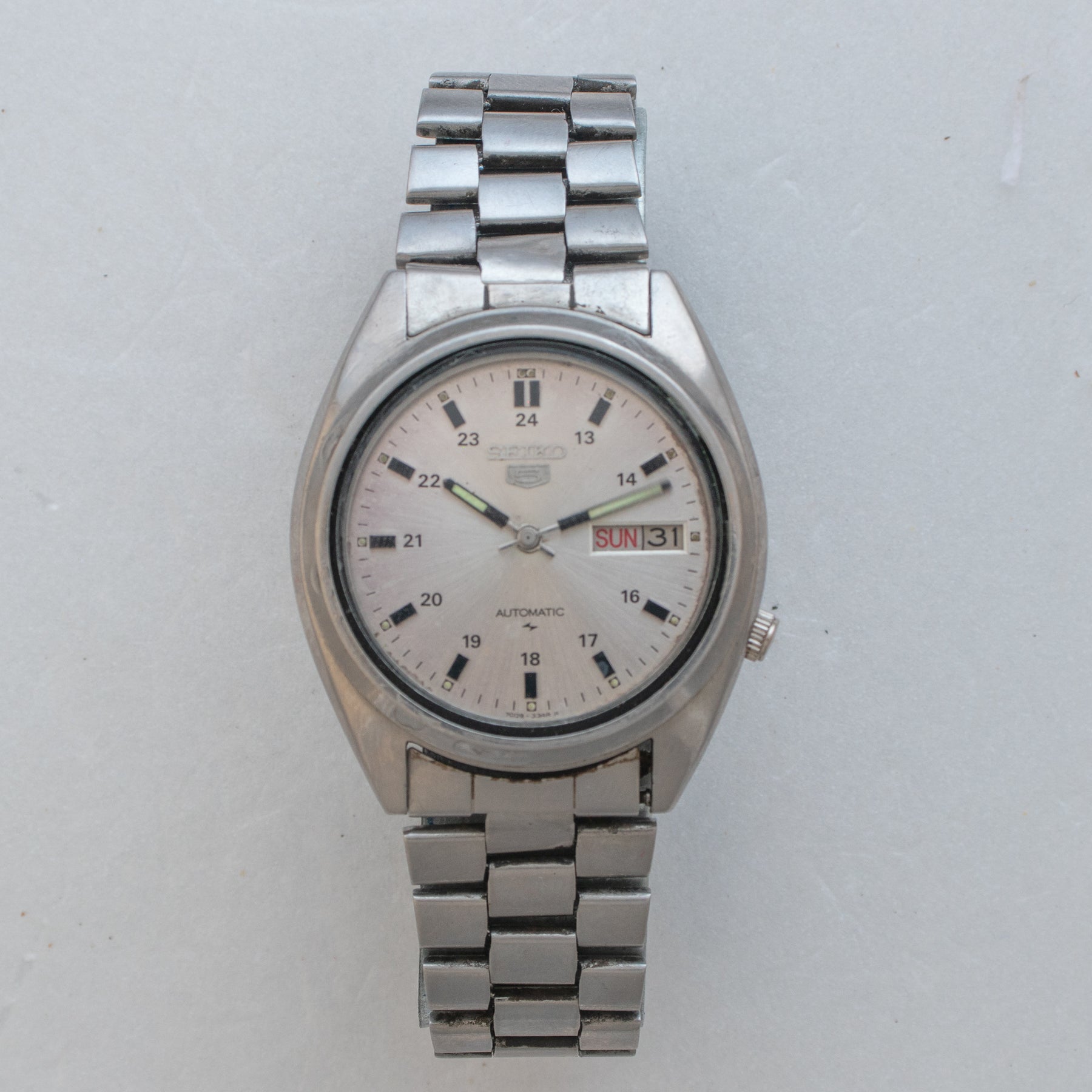 Additional front view of Vintage Seiko 5 7009-4040 Automatic Silver 24-Hour Dial Watch