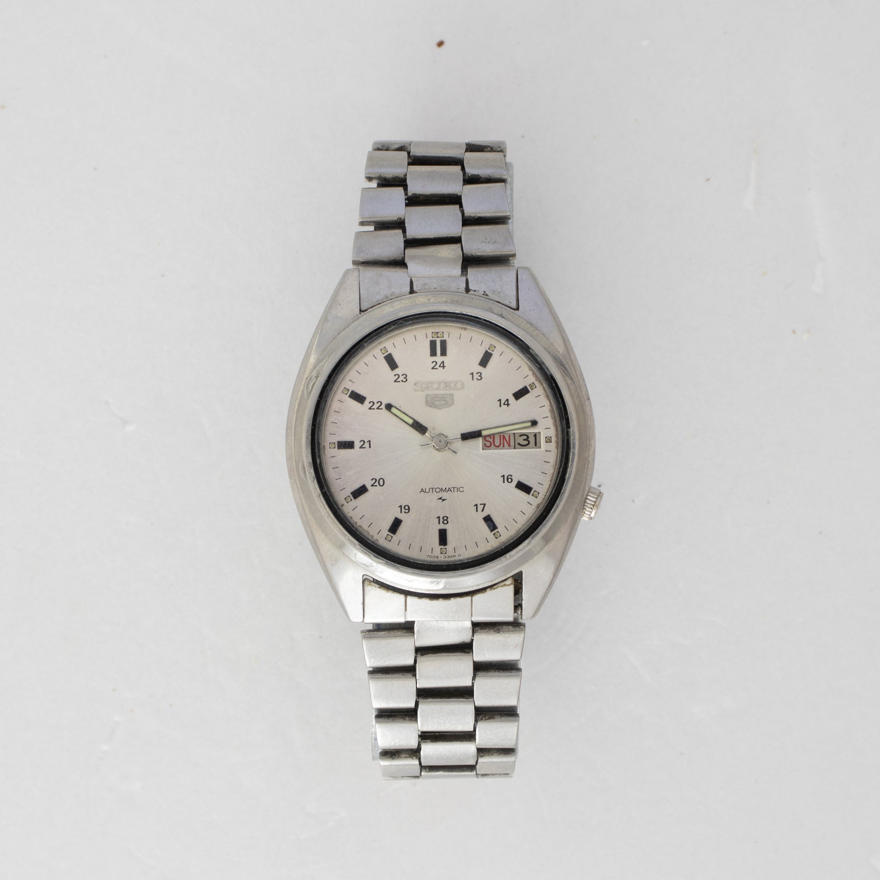 Additional angle of Vintage Seiko 5 7009-4040 Automatic Silver 24-Hour Dial Watch