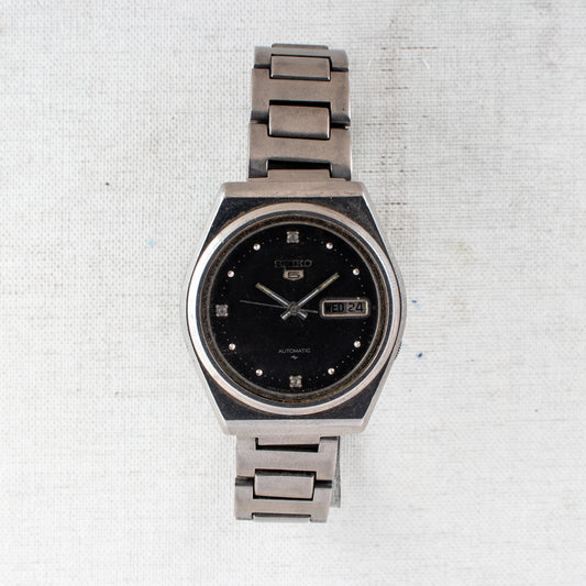 Rare Vintage Seiko 5 Auto 7009-8530 Watch | Black Dial Crystal Accents Day/Date