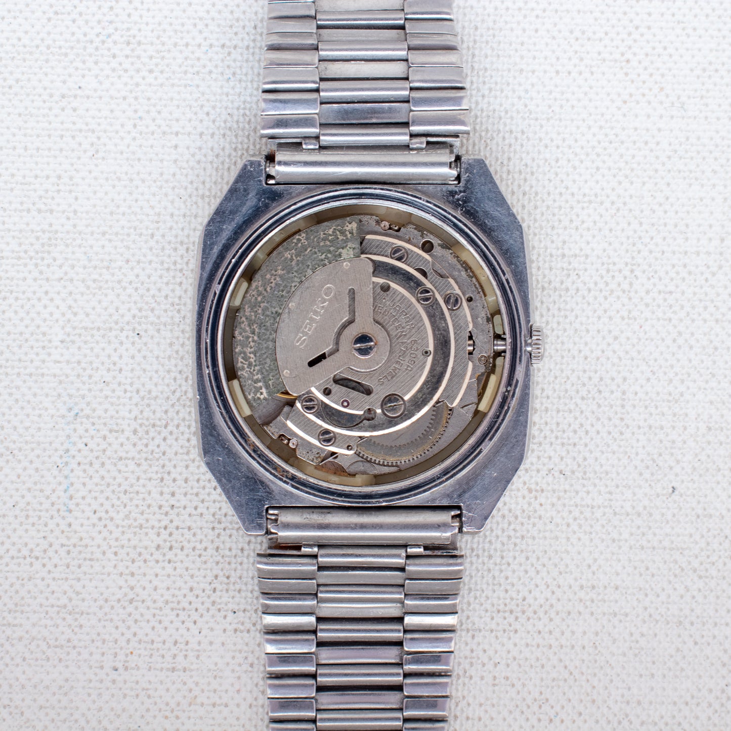 Vintage Seiko 5 Auto 6309-7320 Sunburst Silver Dial TV Case Day/Date Watch MINT
