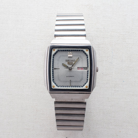 Vintage Seiko 5 Auto 6309-7320 Sunburst Silver Dial TV Case Day/Date Watch MINT
