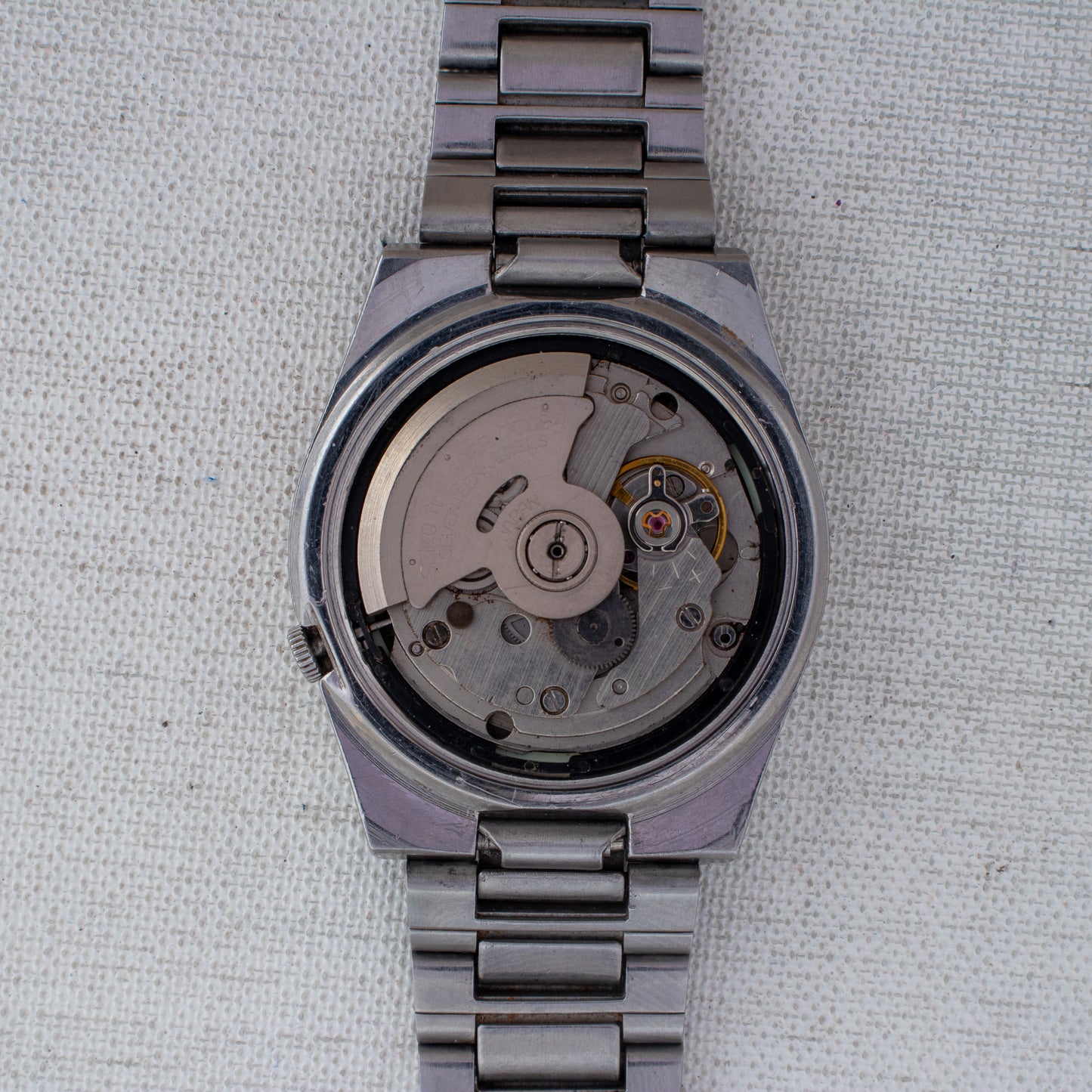 Vintage Seiko 5 Auto 7009-3101 Watch Textured Black Dial Portuguese/English Day
