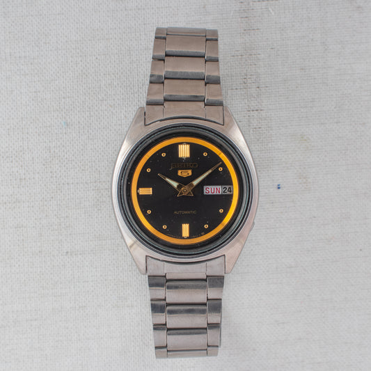 Vintage Seiko 5 Auto Watch Black Dial Gold Accents 6309-583A Arabic English Day