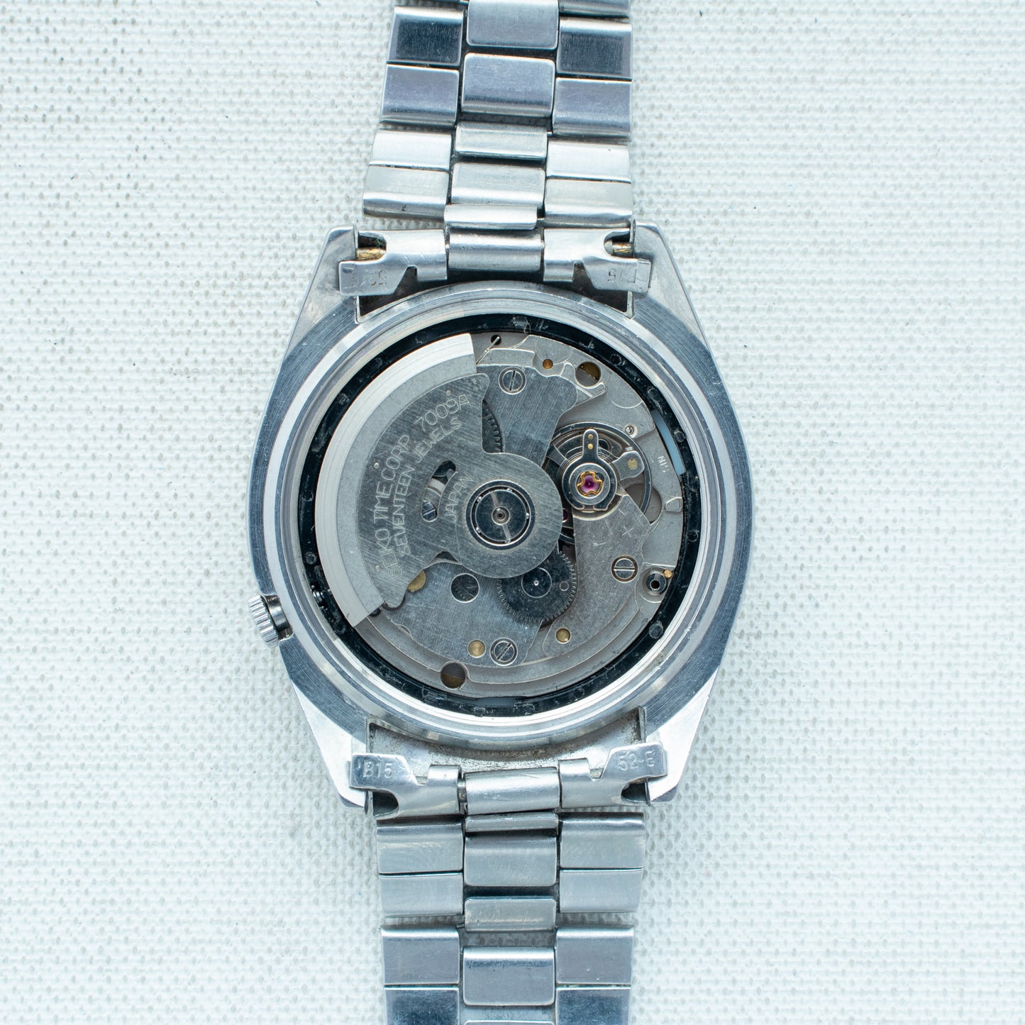 Vintage Seiko 5 Automatic Men's Watch | Gold Dial 7009-821J English/Arabic Day