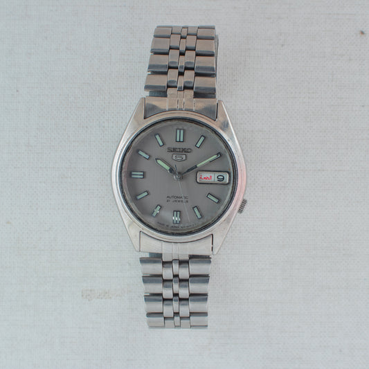 Vintage Seiko 5 Automatic Watch 7S26-0530, Texture Silver Dial Lum Hands & Marks