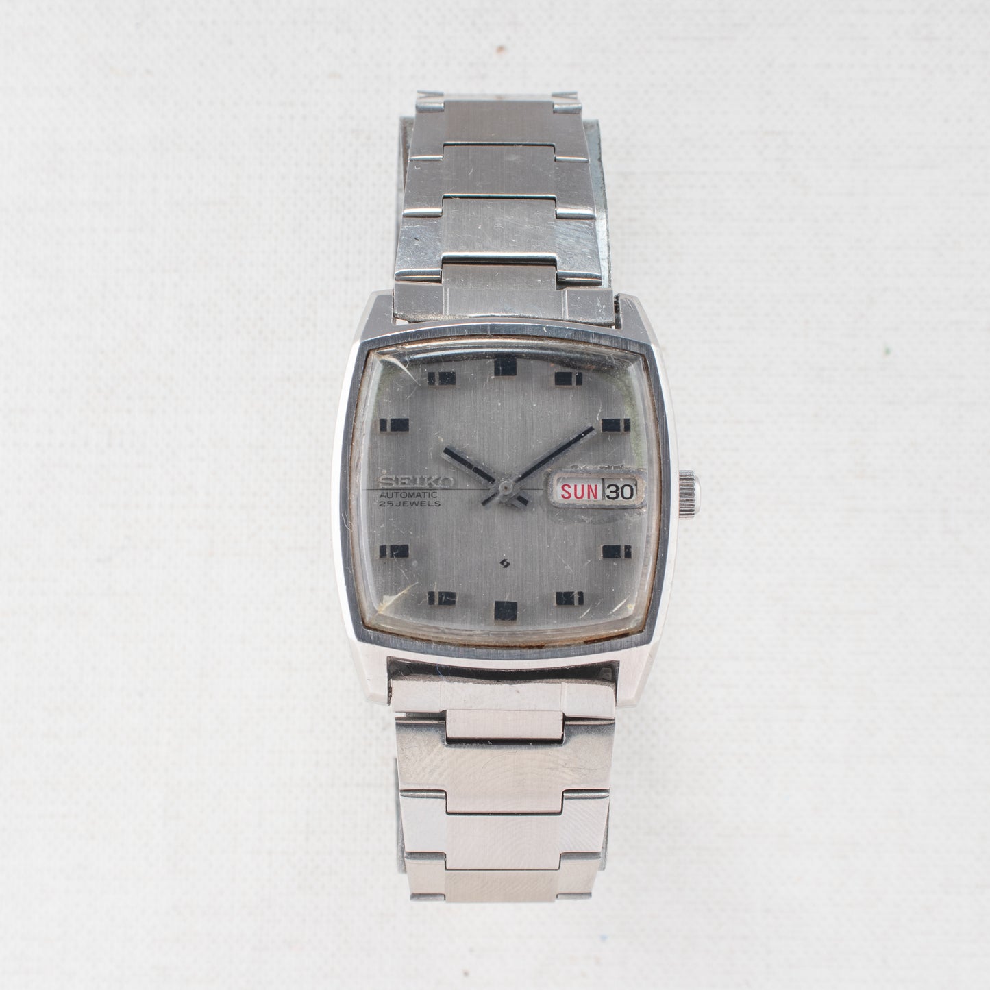 Vintage Seiko Automatic 5606-5000 Silver Dial Classic Cushion TV Case 1970 Watch
