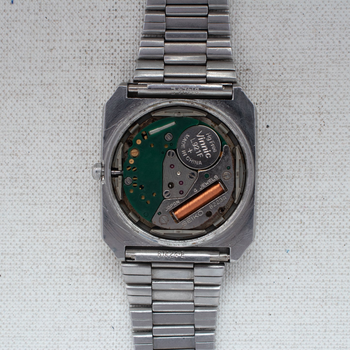 Vintage Seiko SQ Quartz Watch 8223-526A Sunburst Brown Dial English/French Day