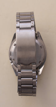 Clasp and rear view of Vintage Seiko 5 7009-4040 Automatic White Dial Watch