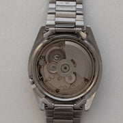 Automatic movement detail of Vintage Seiko 5 7009-4040 Automatic White Dial Watch