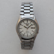 Additional front view of Vintage Seiko 5 7009-6001 Automatic White 24-Hour Dial Watch