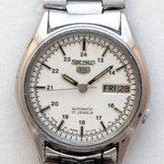 Dial close-up of Vintage Seiko 5 7009-6001 Automatic White 24-Hour Dial Watch