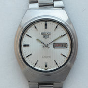 Condition detail of Vintage Seiko 5 7009-8760 Automatic Silver Pinstripe Dial Watch