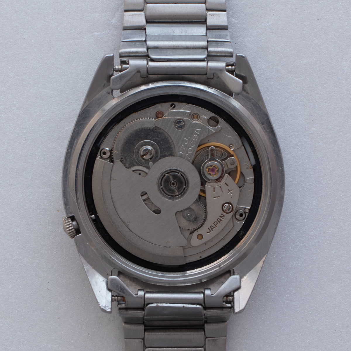 Vintage Seiko 5 7009A automatic movement alternate view