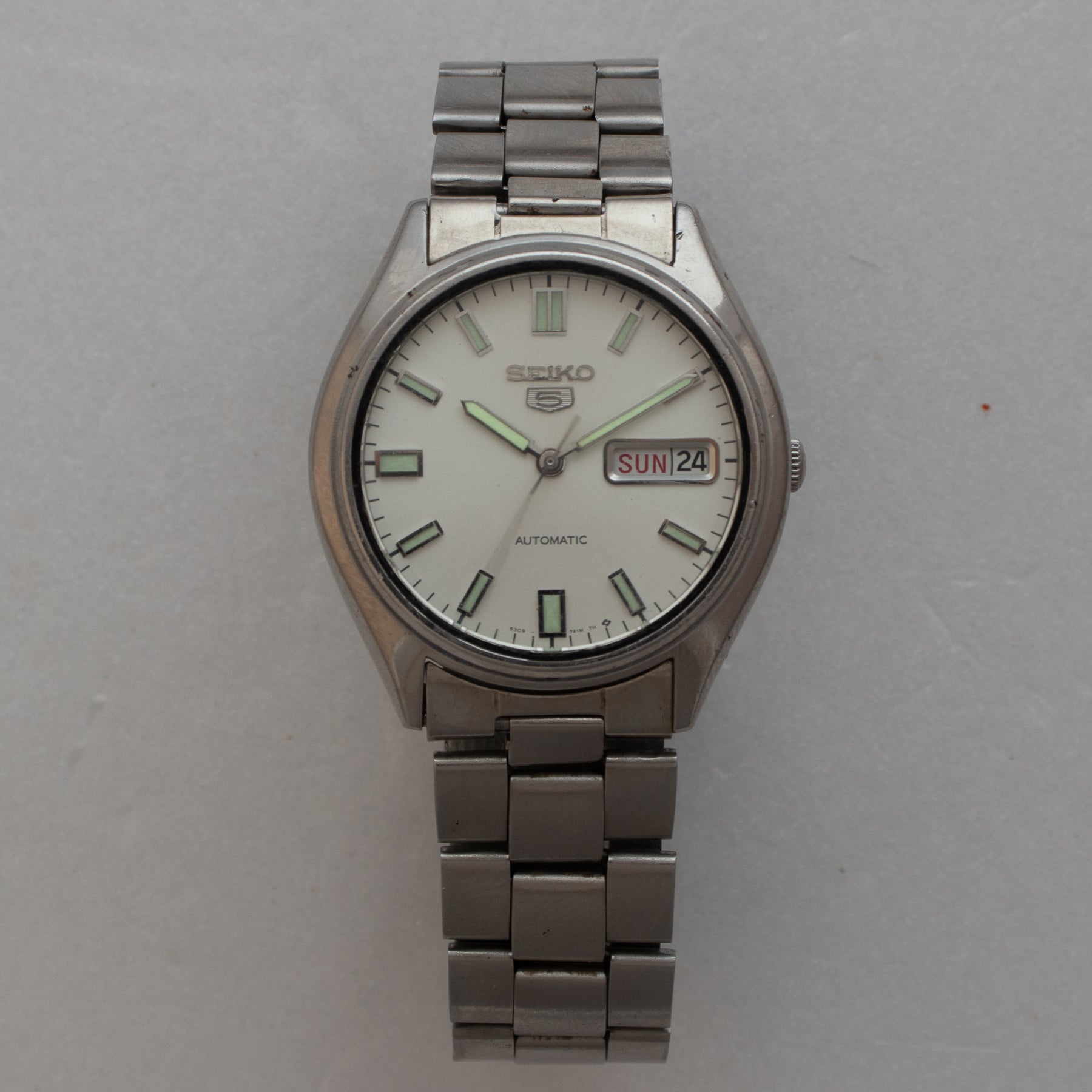 Additional front view of Vintage Seiko 5 6309-7320 Automatic White Dial Watch