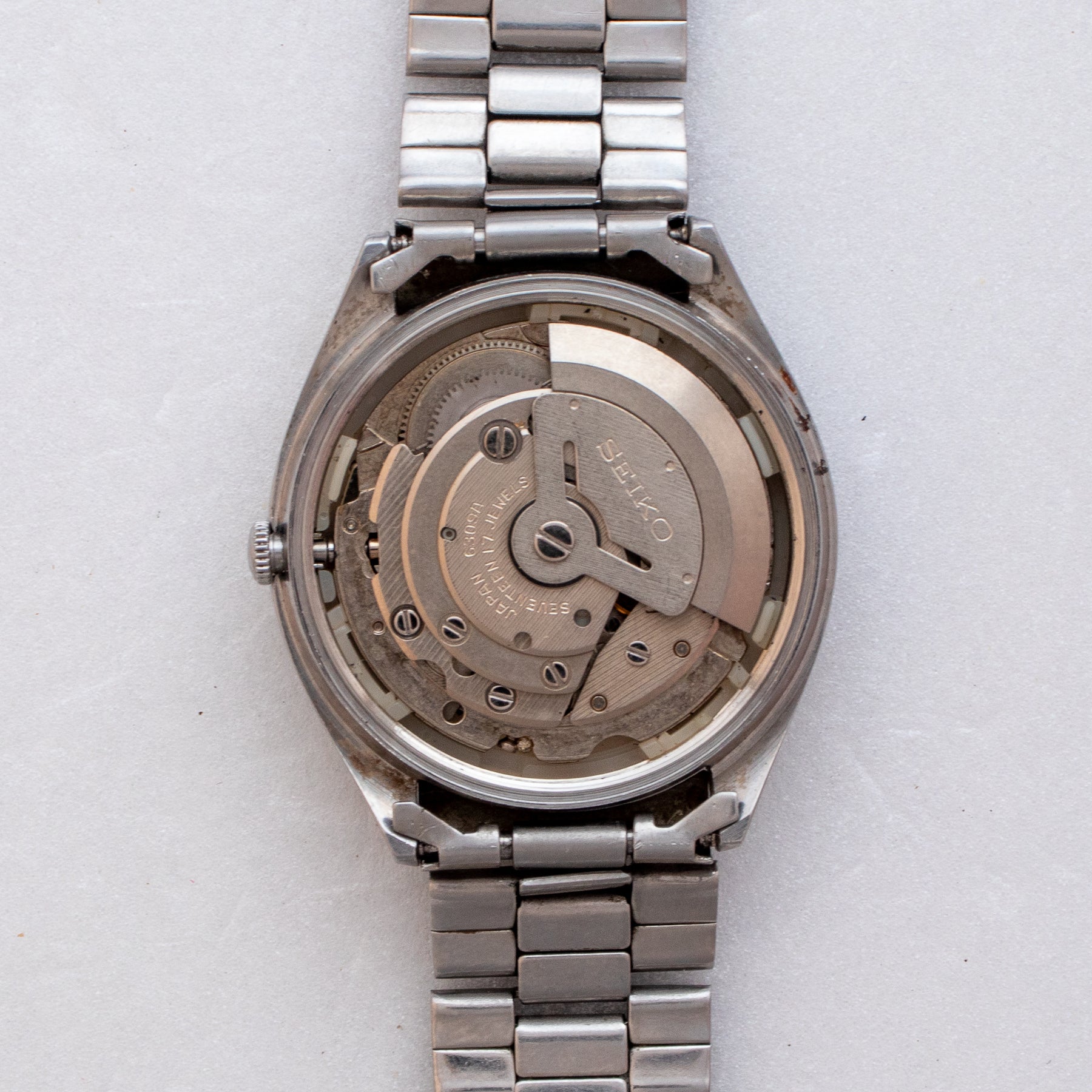 Automatic movement of Vintage Seiko 5 6309-7320 Automatic White Dial Watch