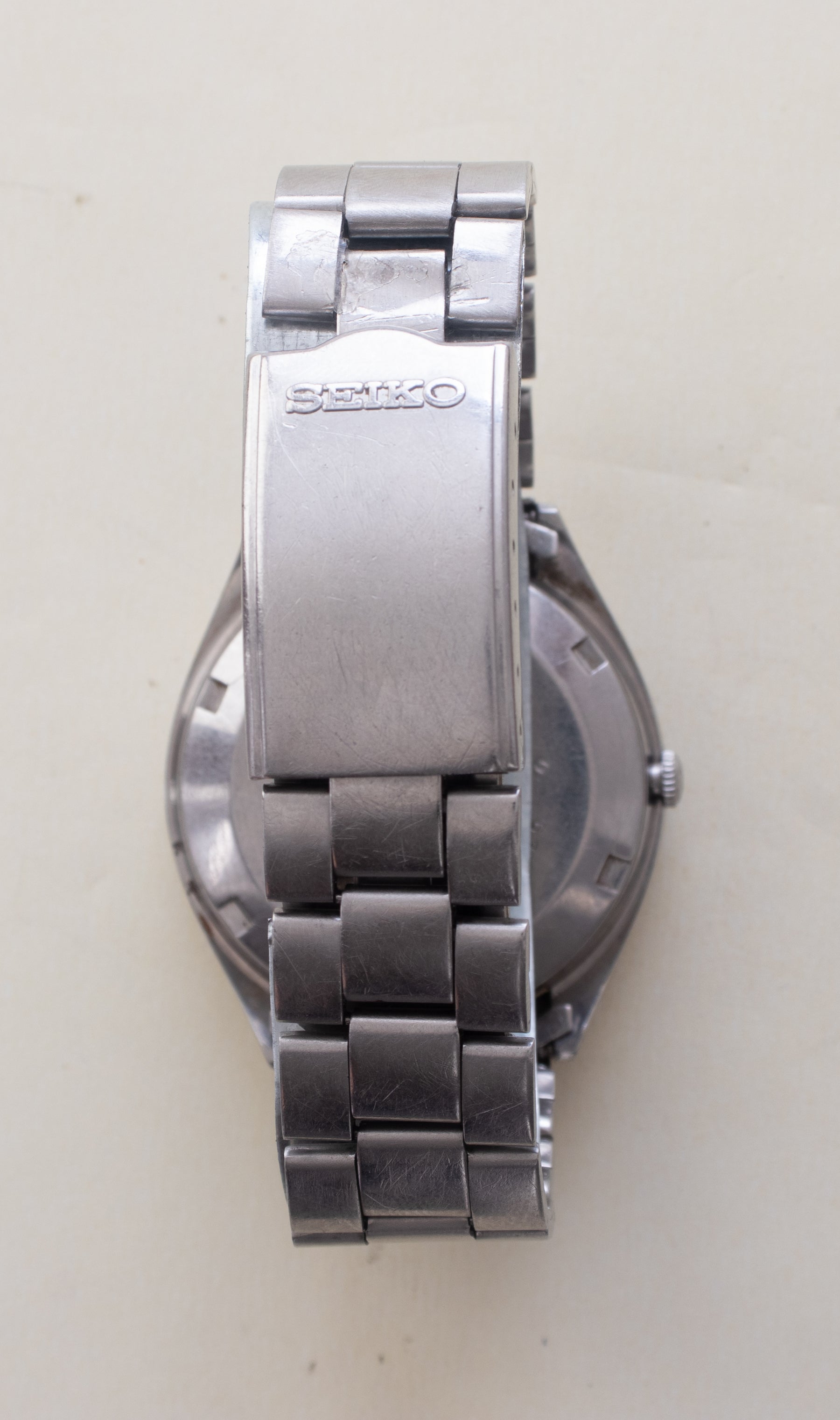 Additional angle of Vintage Seiko 5 6309-7320 Automatic White Dial Watch