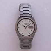 Front view of Vintage Seiko 5 7009-8760 Automatic White Dial Octagonal Case Watch