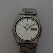 Vintage Seiko 5 7009-8760 wristwatch alternate front view