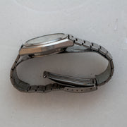 Bracelet and side view of Vintage Seiko 5 7009-8760 Automatic White Dial Octagonal Case Watch