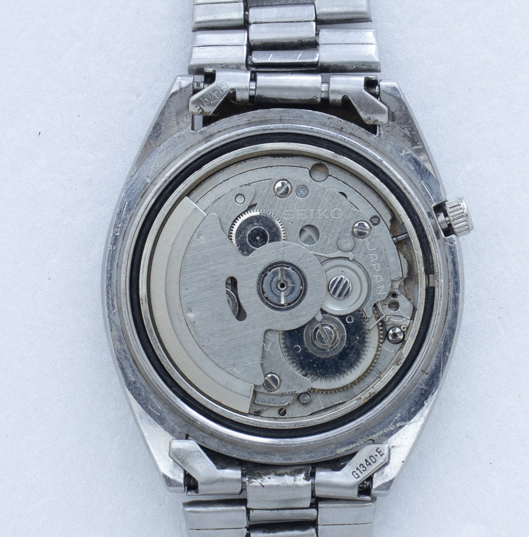 Automatic movement of Vintage Seiko 5 7009-4040 Automatic Silver 24-Hour Dial Watch