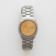 Vintage Seiko 5 7009-3041 wristwatch front view