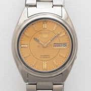 Vintage Seiko 5 7009-3041 wristwatch alternate front view