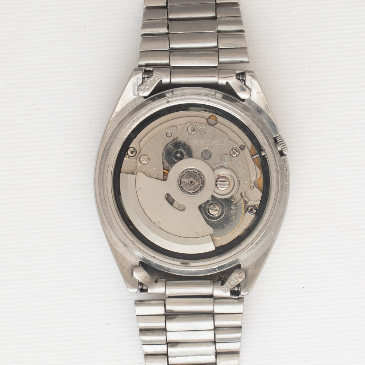 Vintage Seiko 5 7009-3041 wristwatch additional view