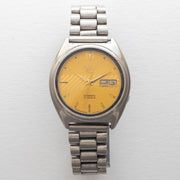 Vintage Seiko 5 7009-8331 wristwatch front view
