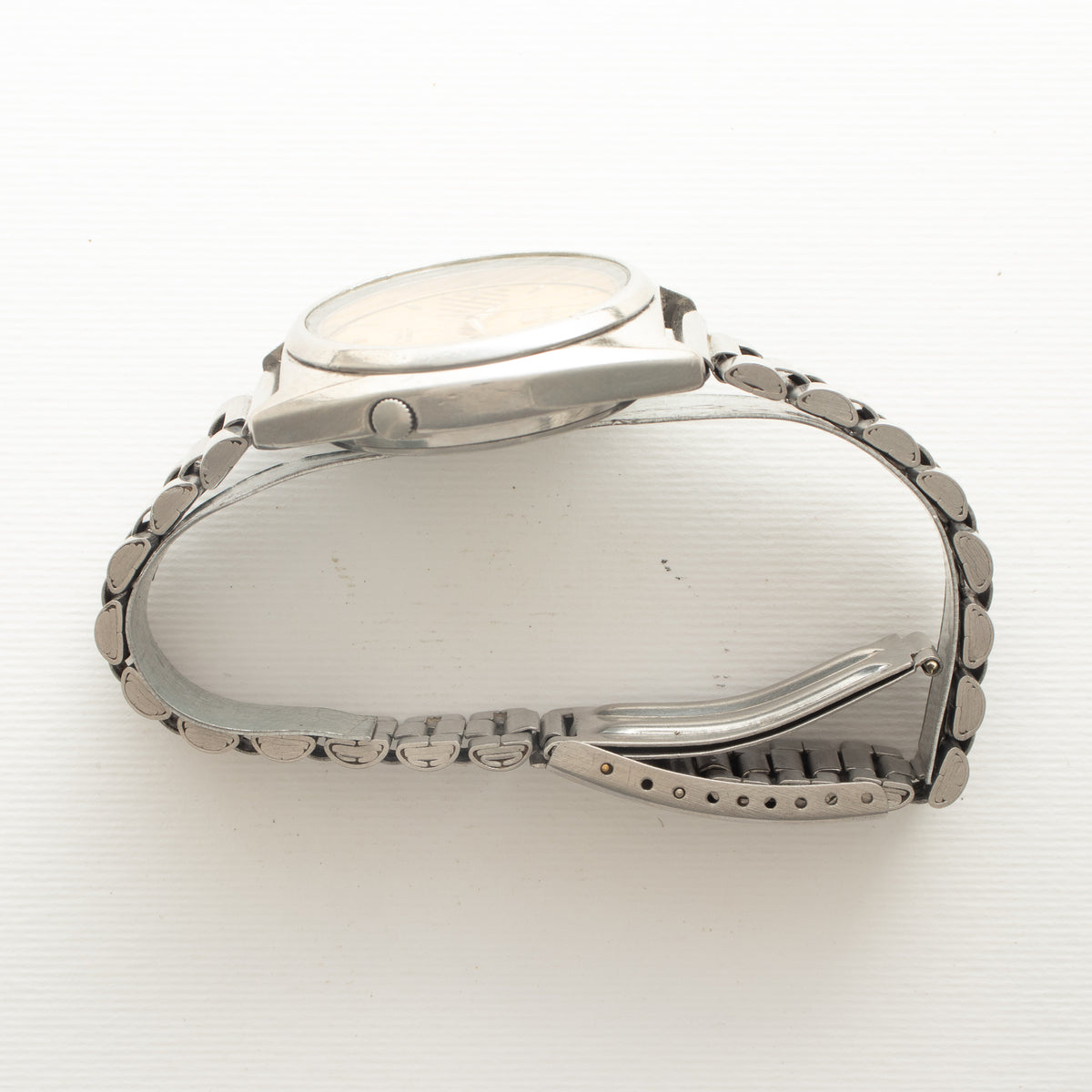 Vintage Seiko 5 7009-8331 wristwatch additional view