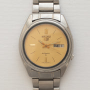 Vintage Seiko 5 7009-8742 wristwatch additional front view