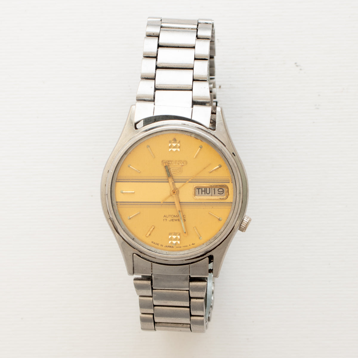 Vintage Seiko 5 7009-7031 wristwatch front view