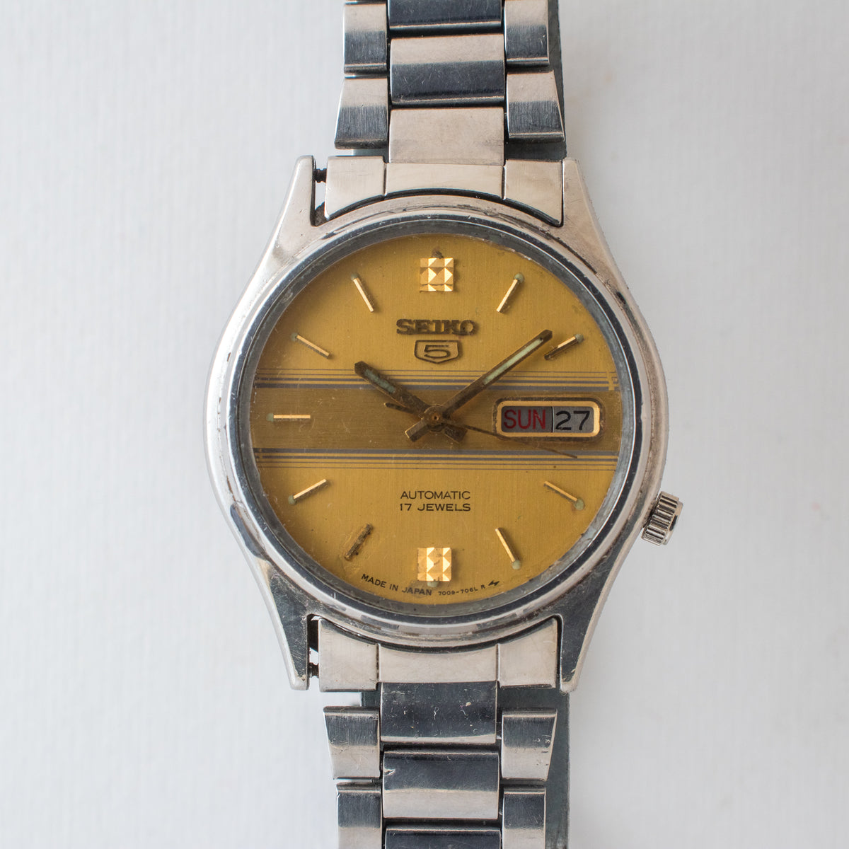 Vintage Seiko 5 7009-7031 wristwatch additional view