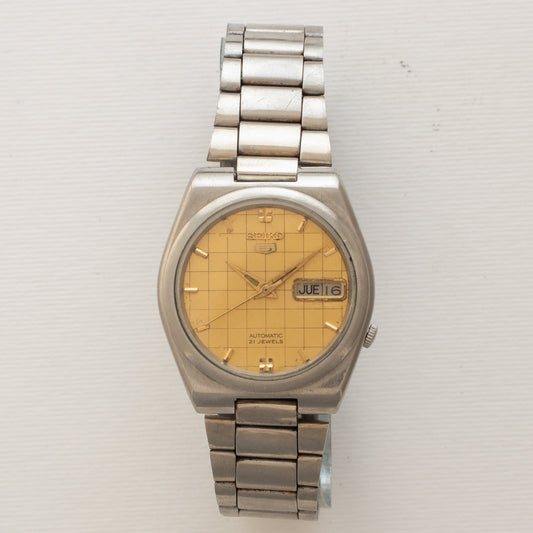 Vintage Seiko 5 7019-8180 wristwatch front view