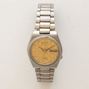 Vintage Seiko 5 7019-8180 wristwatch alternate front view