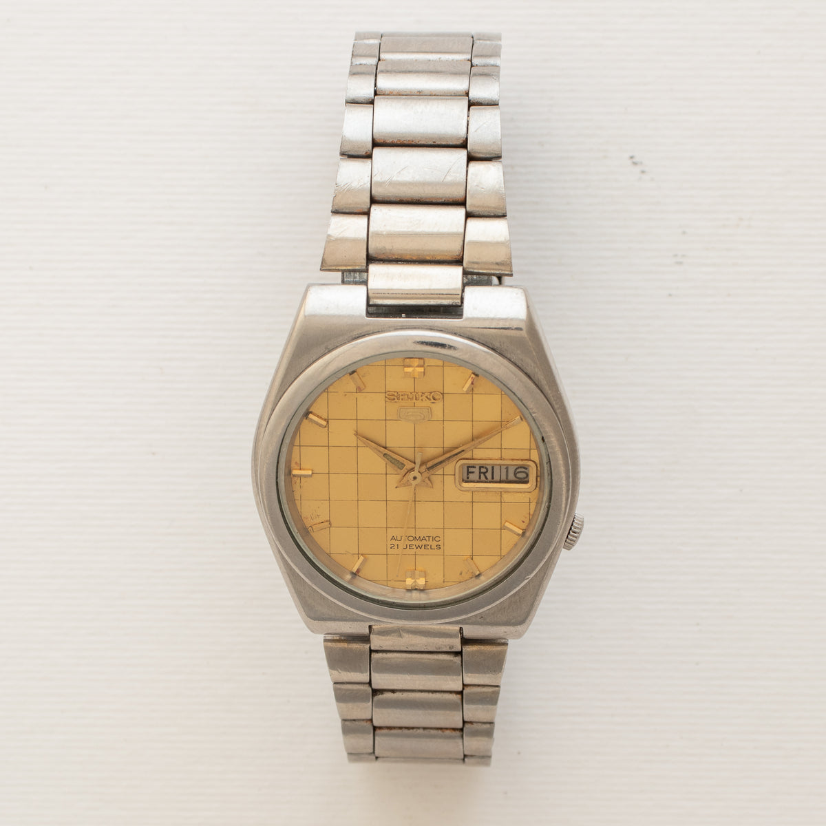 Vintage Seiko 5 7019-8180 wristwatch alternate front view
