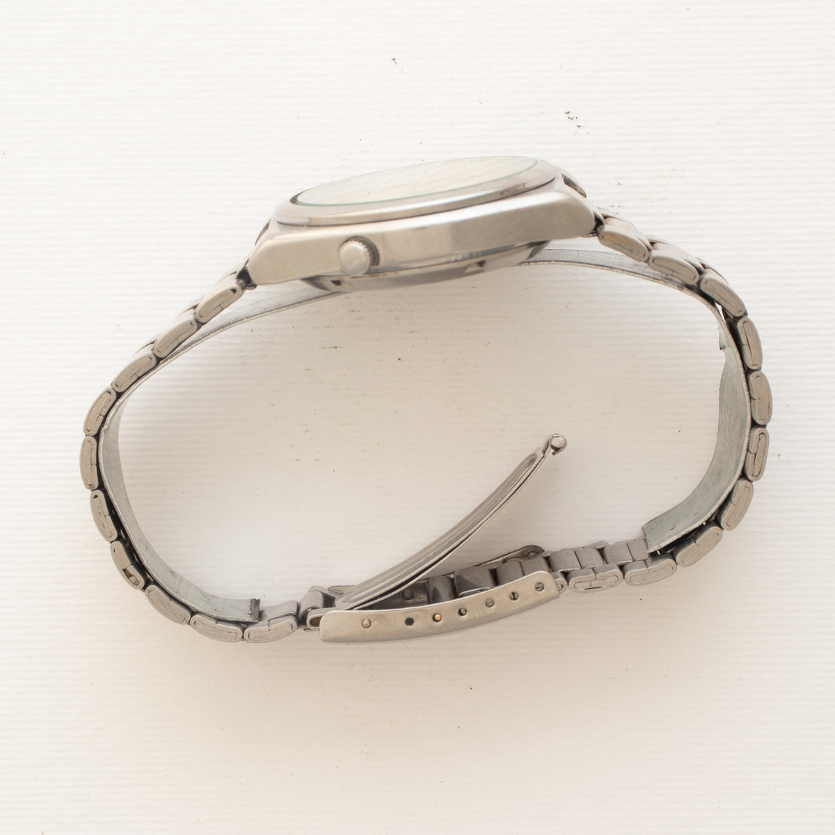 Vintage Seiko 5 7019-8180 wristwatch additional view