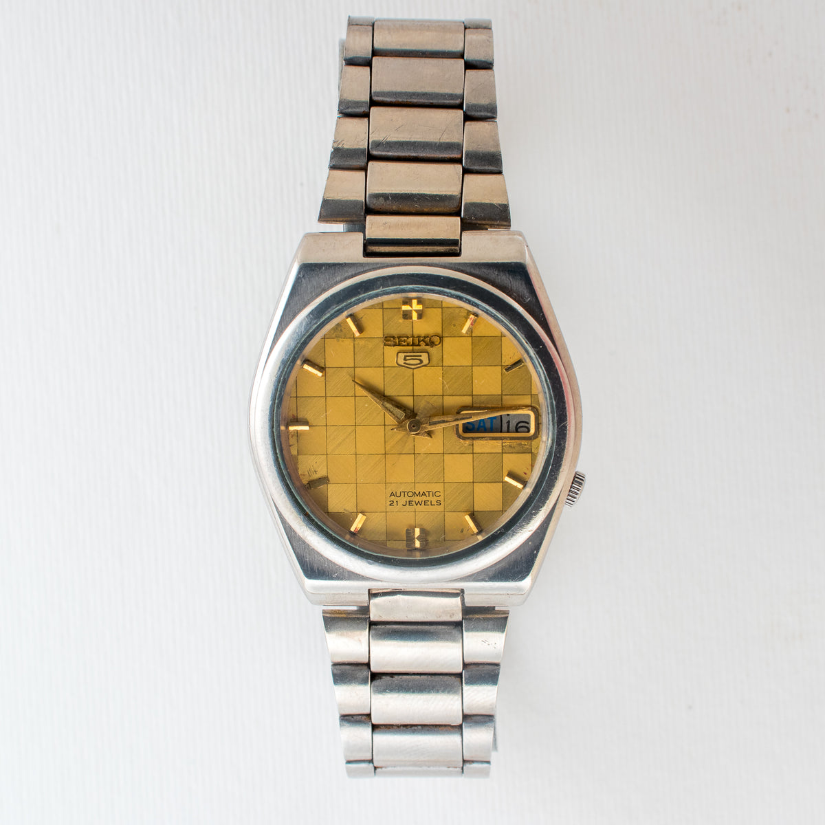 Vintage Seiko 5 7019-8180 wristwatch additional view