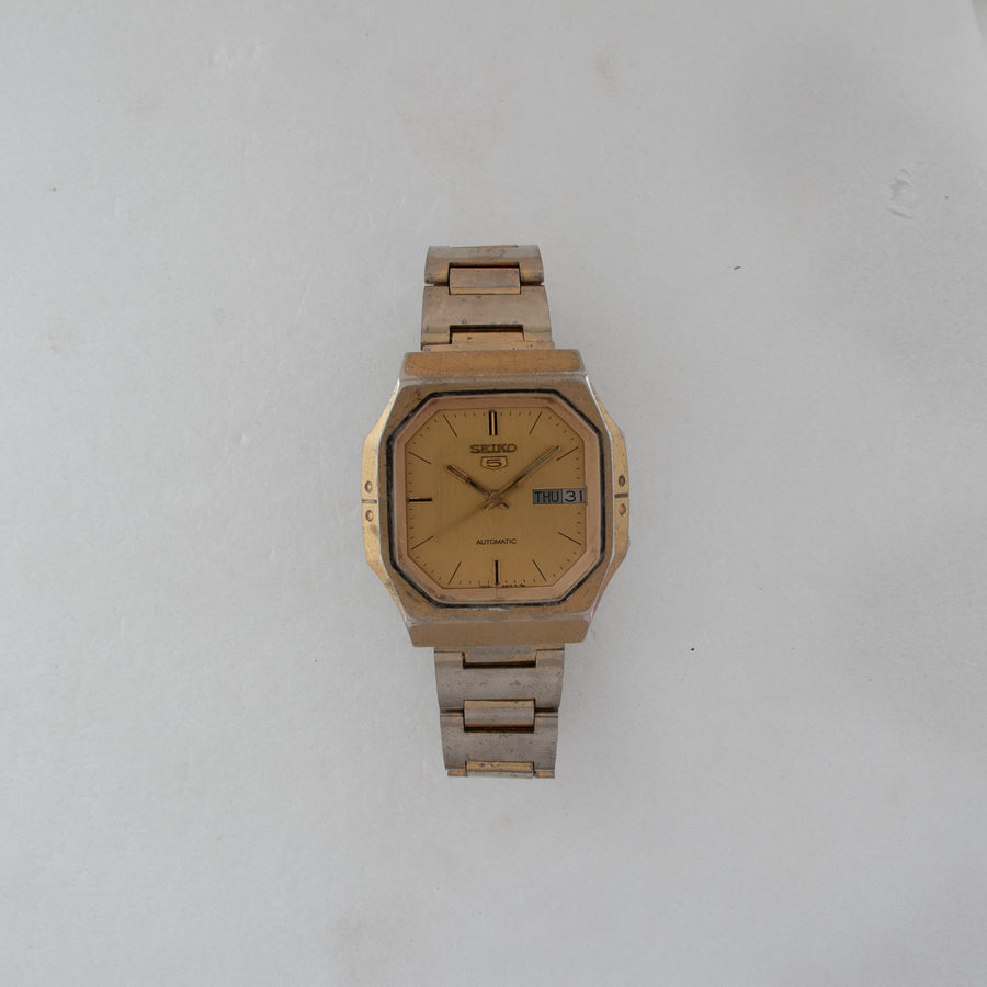 Vintage Seiko 5 7009-5620 Automatic 17J Gold Dial Day Date Wristwatch