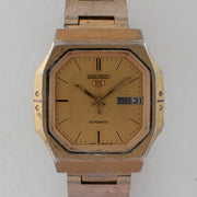 Vintage Seiko 5 7009-5620 Automatic 17J Gold Dial Day Date Wristwatch