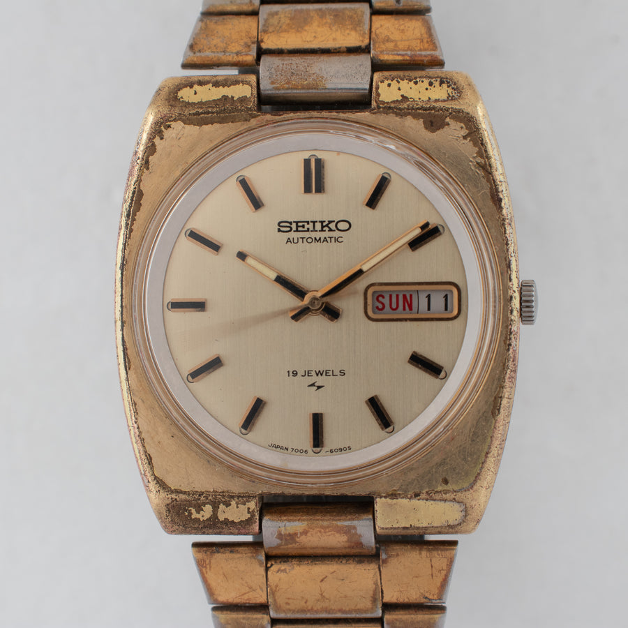 Vintage Seiko 7006-6000 Automatic 19J Champagne Dial Day Date Wristwatch