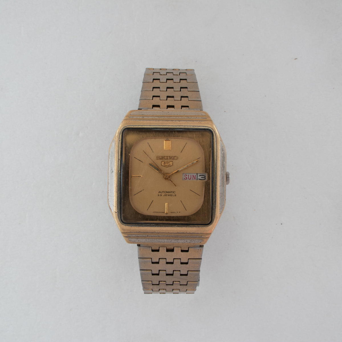 Vintage Seiko 5 6349-5000 Automatic 23J Gold Dial Day Date Wristwatch