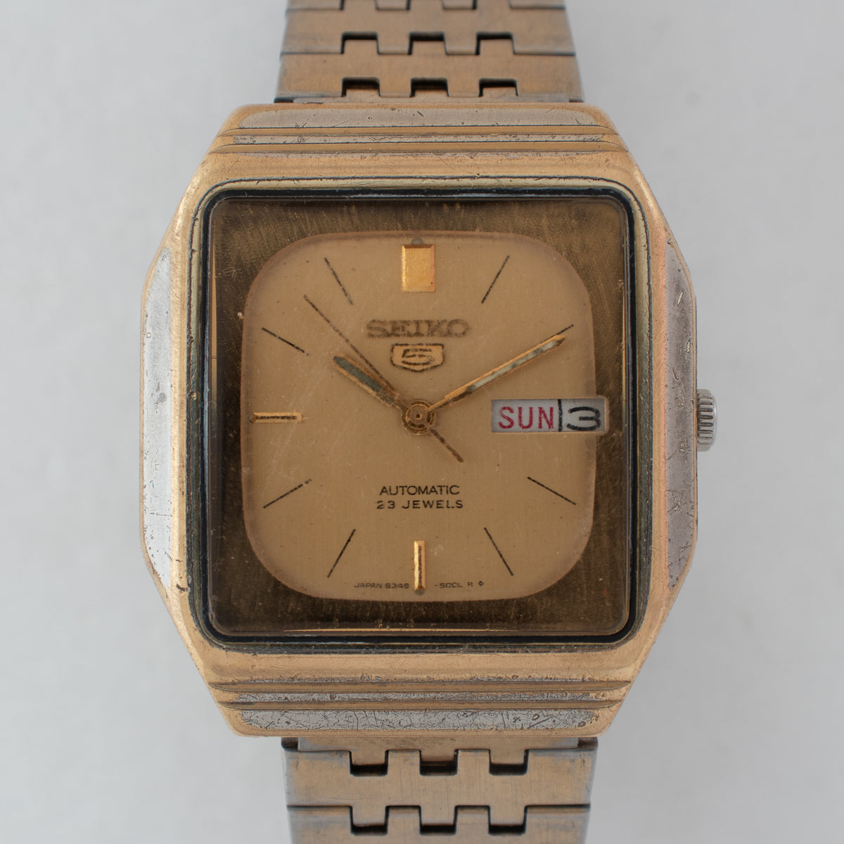 Vintage Seiko 5 6349-5000 Automatic 23J Gold Dial Day Date Wristwatch