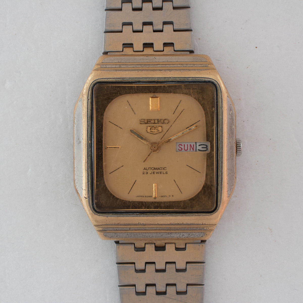 Vintage Seiko 5 6349-5000 Automatic 23J Gold Dial Day Date Wristwatch