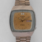 Vintage Seiko 5 7019-5420 R Automatic 21J Gold Dial Day Date Wristwatch