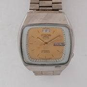 Vintage Seiko 5 7019-5420 R Automatic 21J Gold Dial Day Date Wristwatch