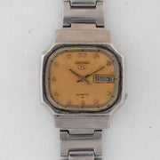 Vintage Seiko 5 7009-529B Automatic 17J Champagne Dial Day Date Wristwatch