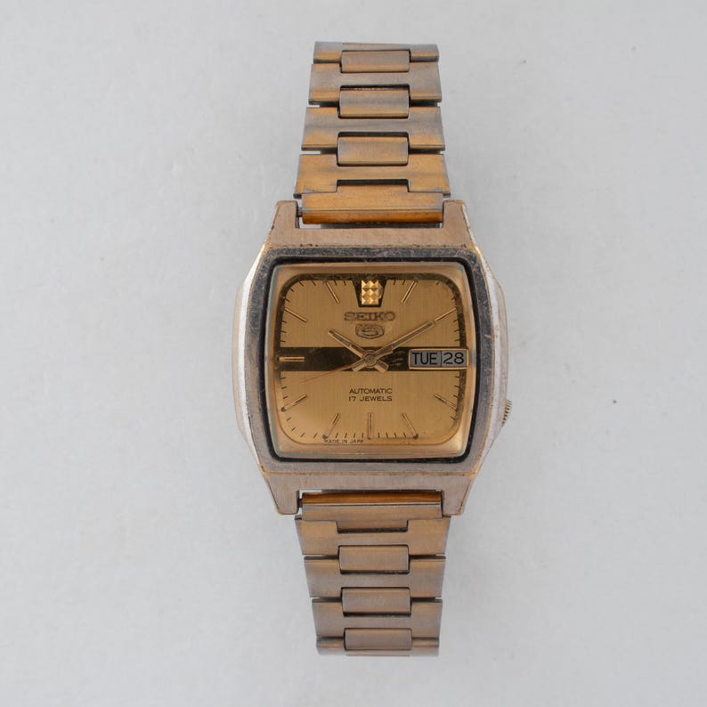 Vintage Seiko 5 7009-5862 Automatic 17J Gold Dial Day Date Wristwatch
