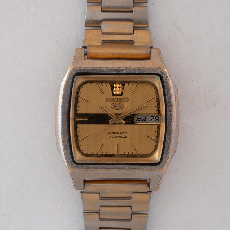 Vintage Seiko 5 7009-5862 Automatic 17J Gold Dial Day Date Wristwatch
