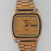 Vintage Seiko 5 7009-2031 Automatic 17J Gold Dial Day Date Wristwatch