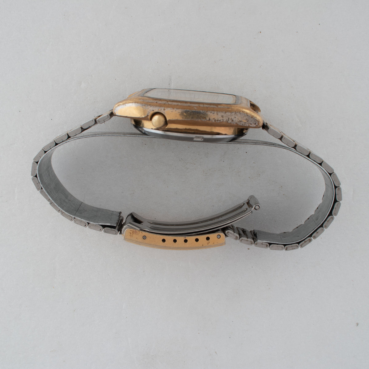 Vintage Seiko 5 7009-2031 Automatic 17J Gold Dial Day Date Wristwatch